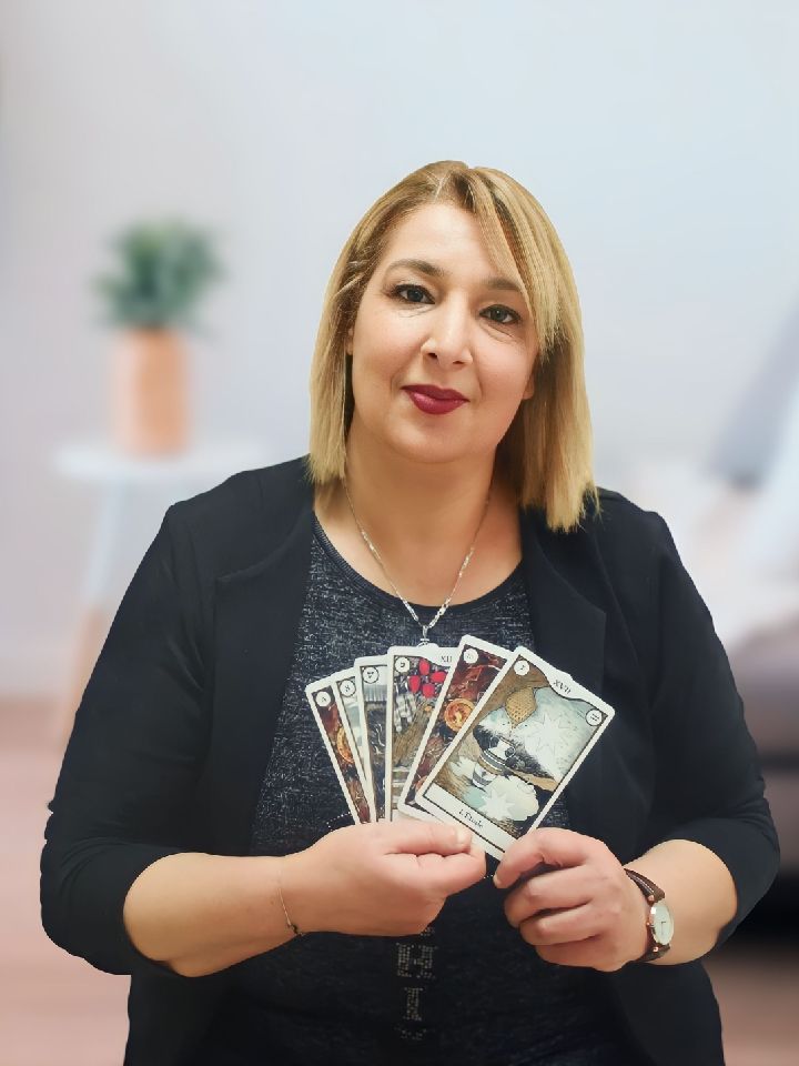 Photo de Cecile, voyante spécialisée en Numérologie • Astrologie pour un rappel immédiat voyance