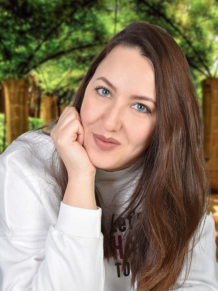 Photo de Cora, voyante spécialisée en Clairvoyance • Voyance pour un rappel immédiat voyance