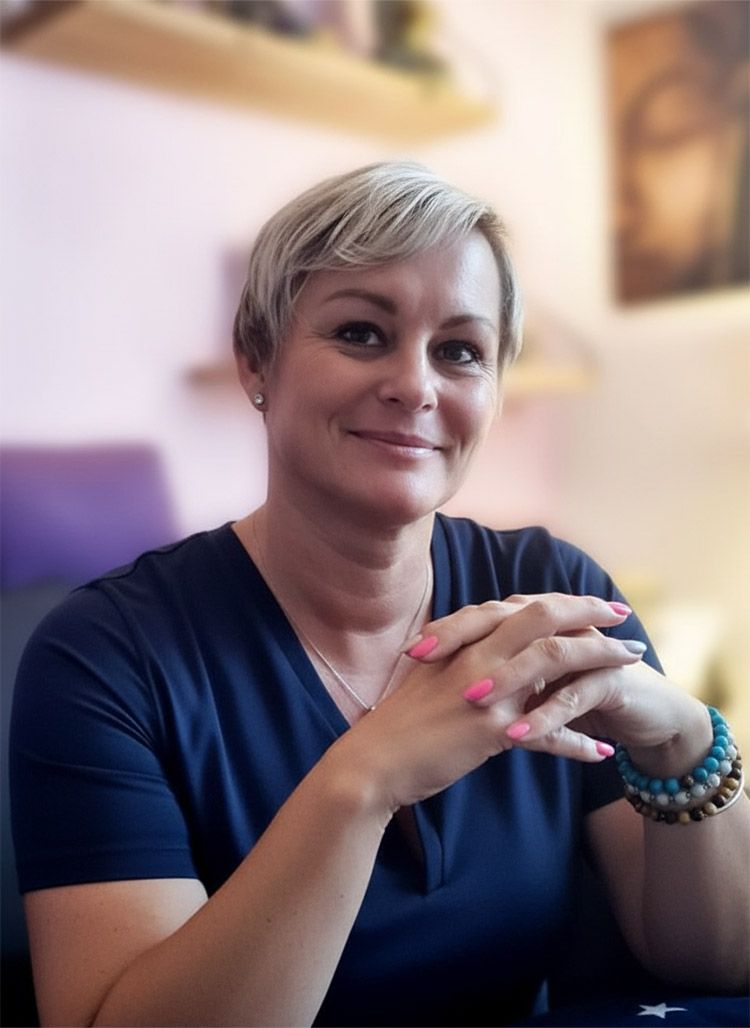 Photo de Evora, voyante spécialisée en Tarot • Cartomancie pour un rappel immédiat voyance